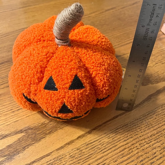 Halloween decorations walking animated hand & pumpkin - Picture 13 of 13